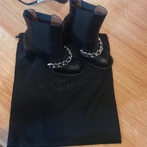 Givenchy Chain Chelsea Boot Size 35 - Picture 7 of 8
